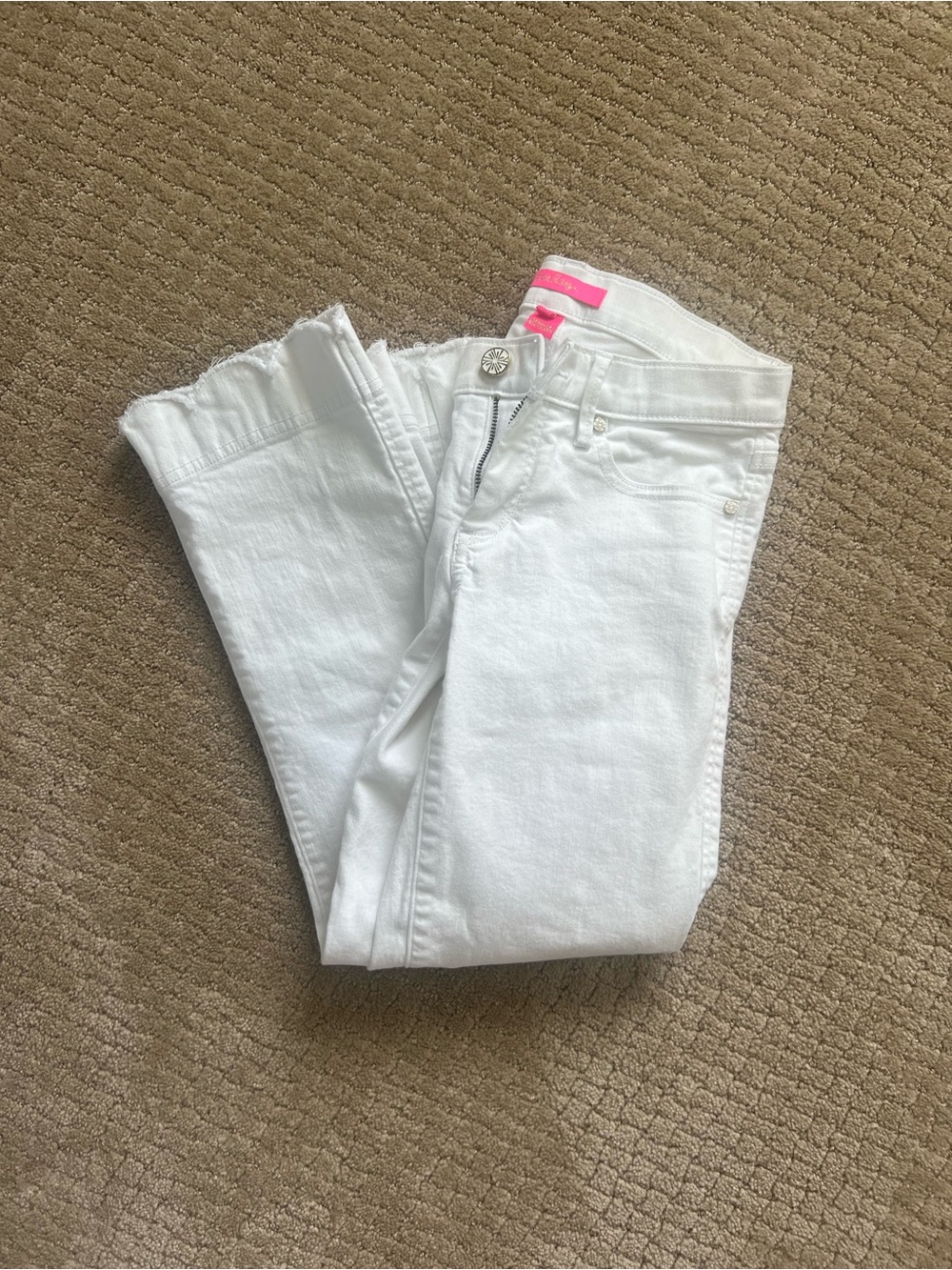 Lilly Pulitzer White Ankle Crop Jeans with Frayed Scallop Hem